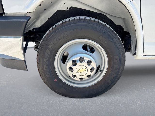 New 2026 Chevrolet Express 4500 w/ Power Convenience Package RWD image 10