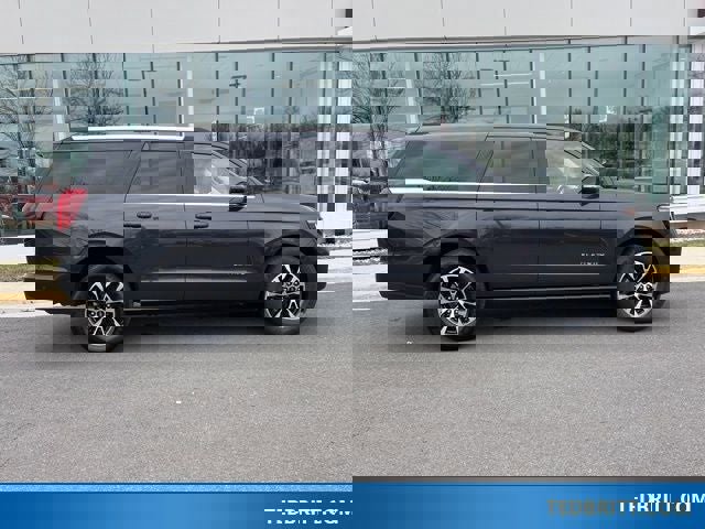 Certified 2025 Ford Expedition Max Platinum image 9