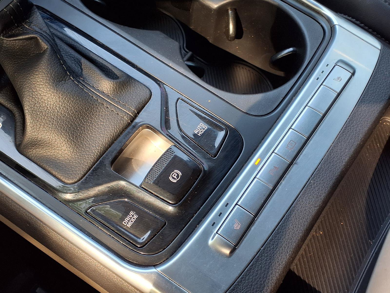Used 2025 Kia Carnival EX FWD image 19