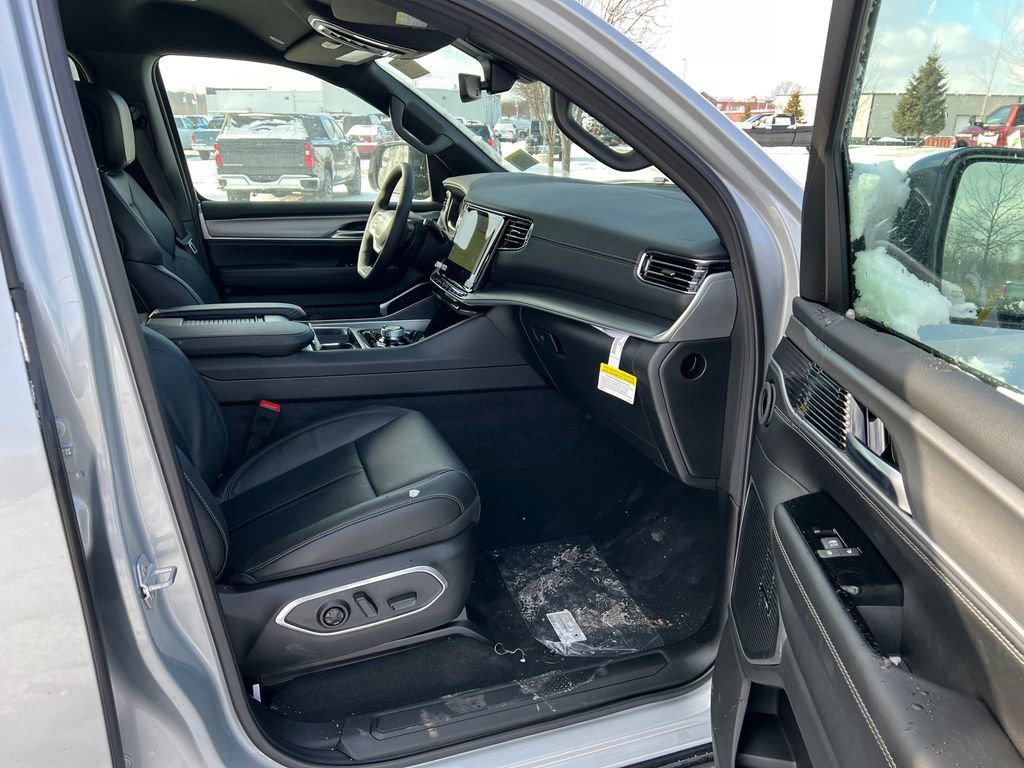 New 2026 Jeep Grand Wagoneer 4WD w/ HD Trailer Tow Package image 35