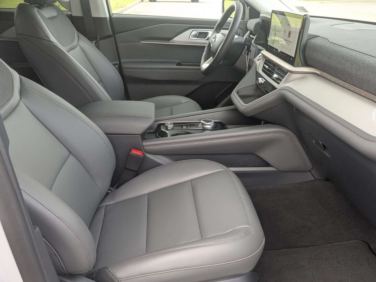 New 2026 Ford Explorer Active w/ Active Comfort Package AWD/4WD image 38