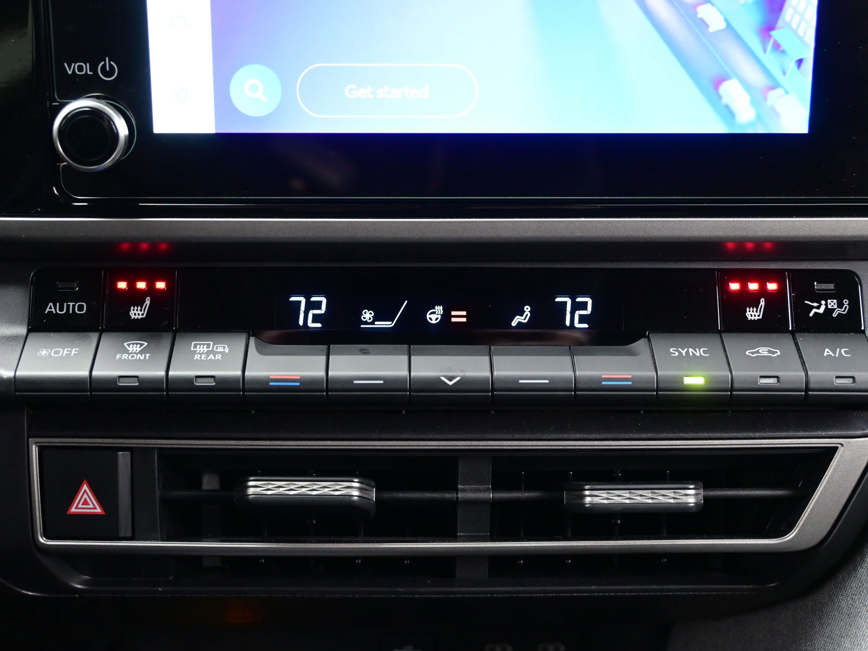 Used 2025 Toyota Camry LE w/ Convenience Package image 20