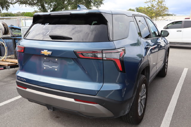 Used 2026 Chevrolet Equinox LT FWD image 2