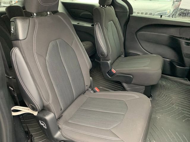 Used 2021 Chrysler Pacifica Touring w/ Cold Weather Group image 14