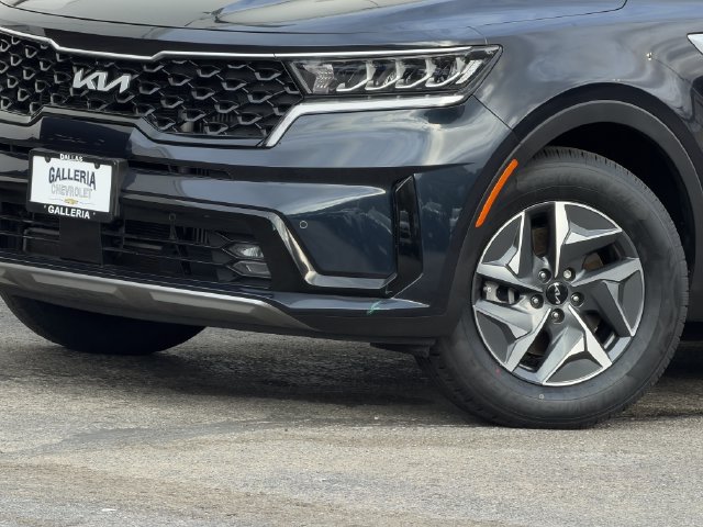 Used 2023 Kia Sorento EX w/ Panoramic Sunroof Package FWD image 8