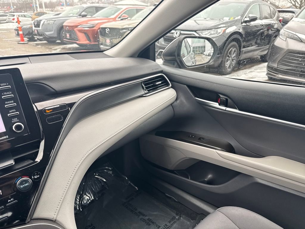 Used 2023 Toyota Camry LE image 28