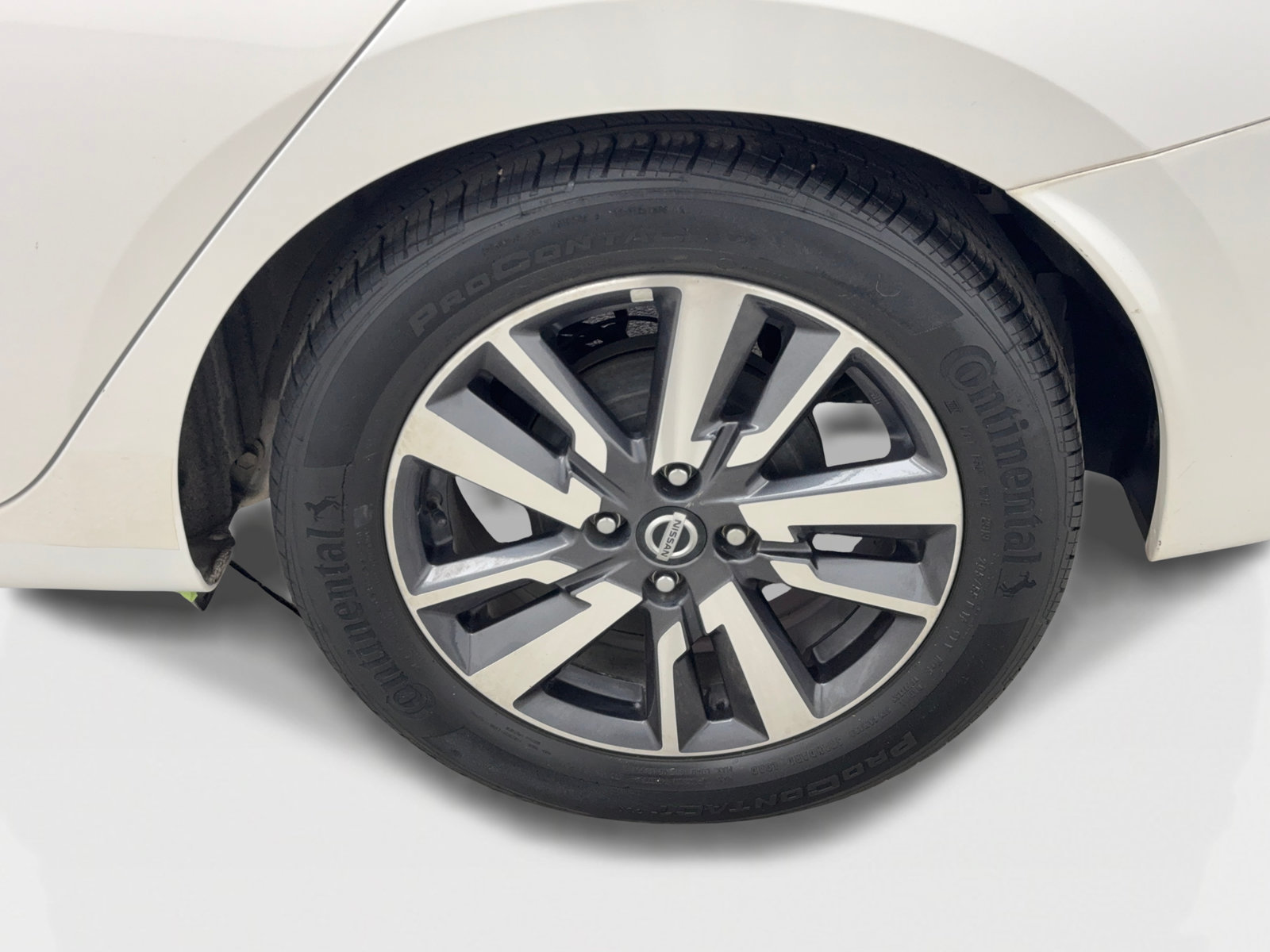 Used 2020 Nissan Versa SV FWD image 51