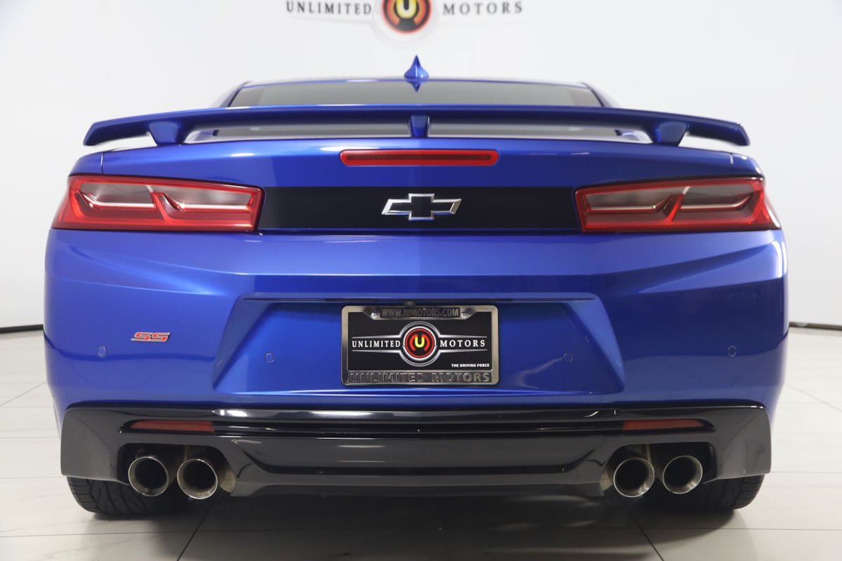 Used 2018 Chevrolet Camaro SS RWD image 60