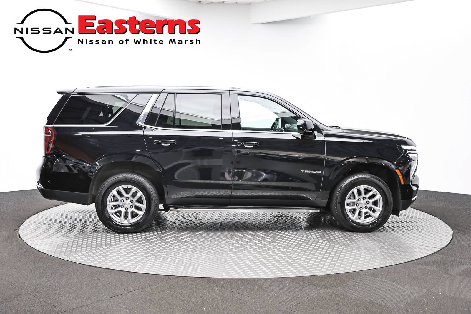 Used 2025 Chevrolet Tahoe LT AWD/4WD image 4