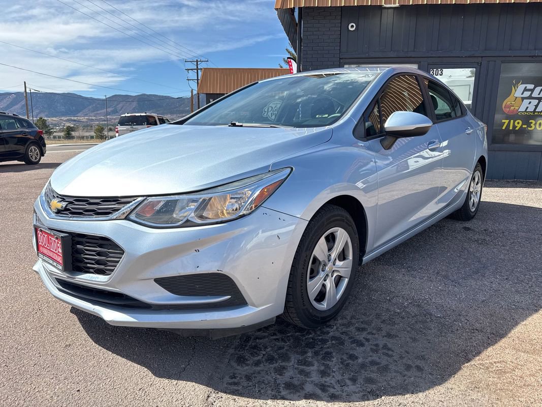 Used 2017 Chevrolet Cruze LS FWD image 9