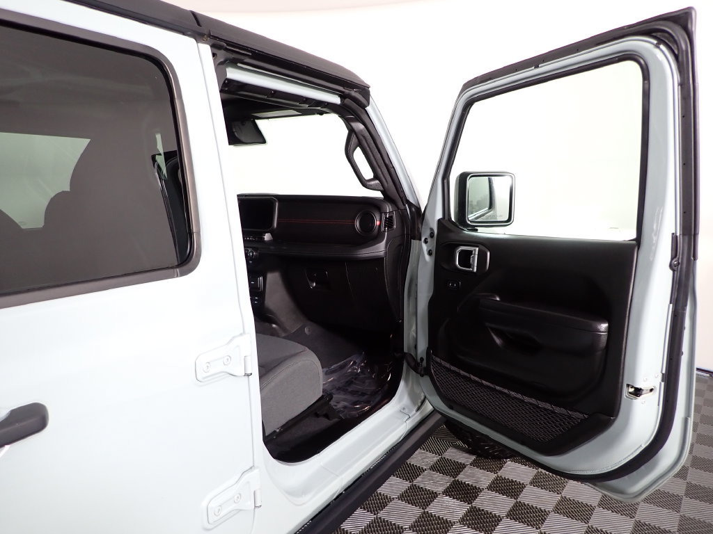 Used 2024 Jeep Wrangler Unlimited Rubicon AWD/4WD image 37