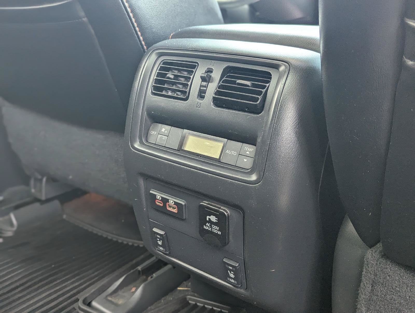 Used 2020 Nissan Pathfinder SL AWD/4WD image 42