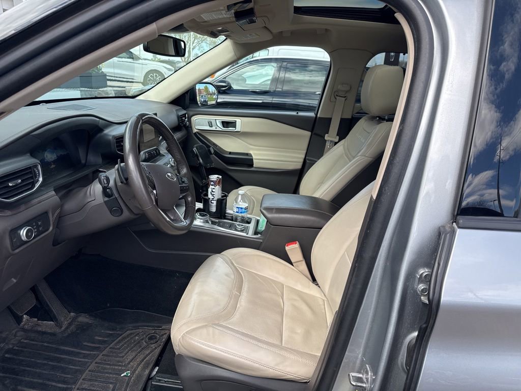 Used 2020 Ford Explorer Platinum AWD/4WD image 6