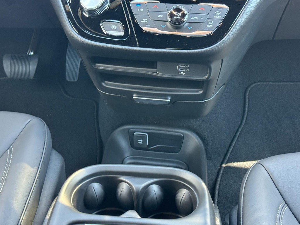 New 2027 Chrysler Pacifica Select FWD image 12