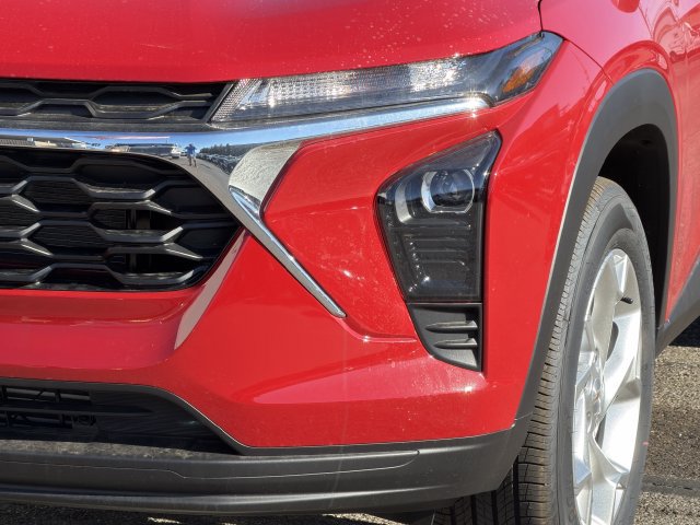 New 2026 Chevrolet Trax LS w/ LS Convenience Package FWD image 9