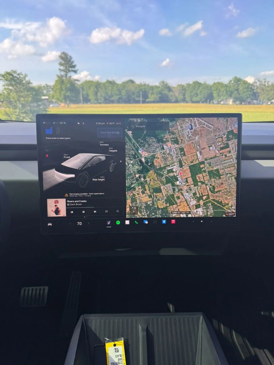 Used 2025 Tesla Cybertruck AWD Crew Cab image 17