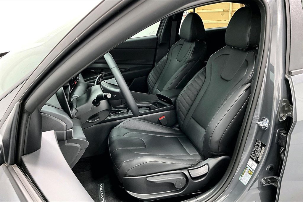 New 2026 Hyundai Elantra SEL Sport FWD image 25