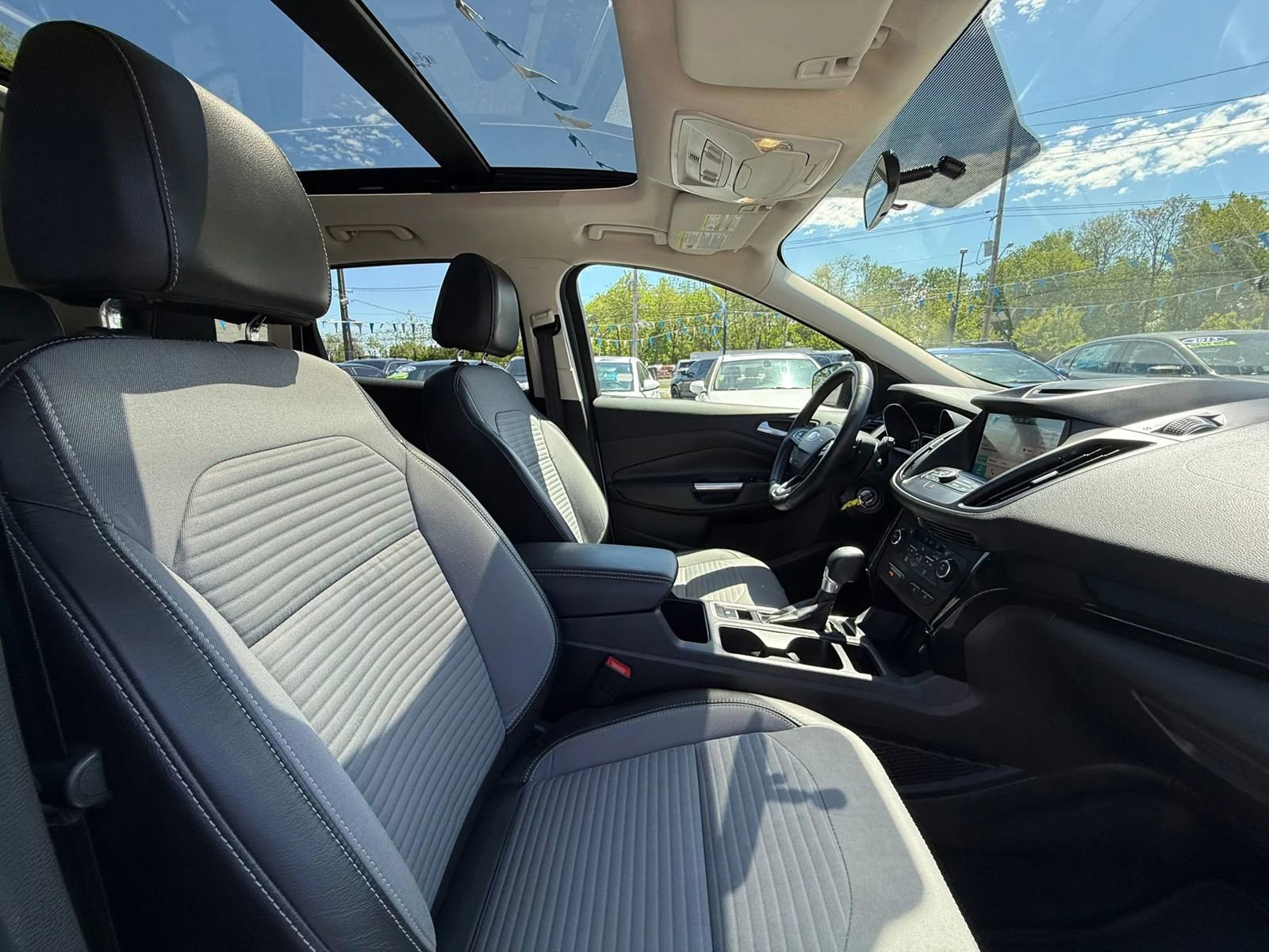 Used 2017 Ford Escape SE w/ Equipment Group 201A AWD/4WD image 49