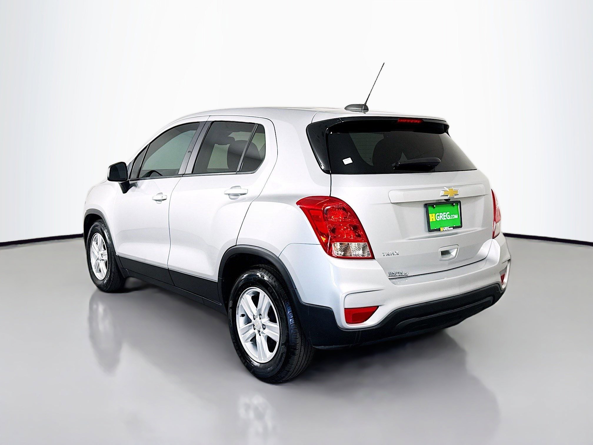 Used 2022 Chevrolet Trax LS w/ Tint and Cruise Package image 7
