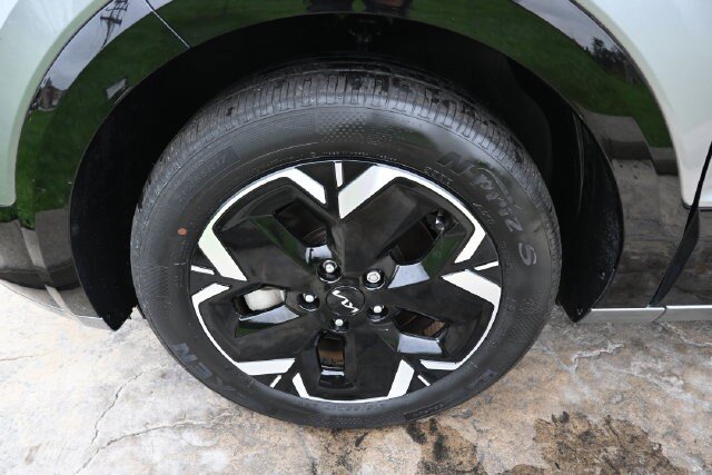 Used 2023 Kia Niro Wind w/ Wind Preserve Package FWD image 10