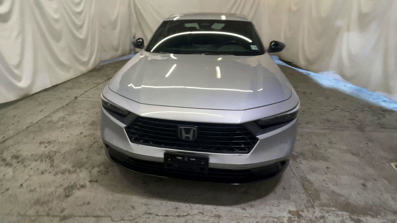 Used 2023 Honda Accord Sport image 3