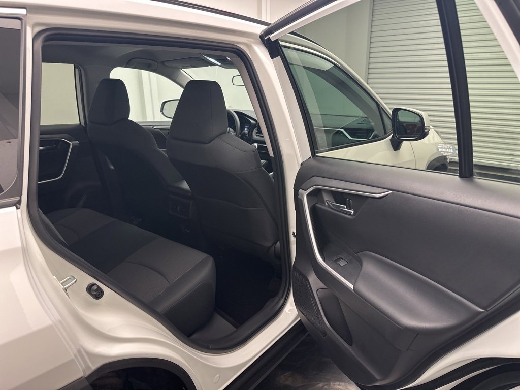 Used 2022 Toyota RAV4 XLE image 7