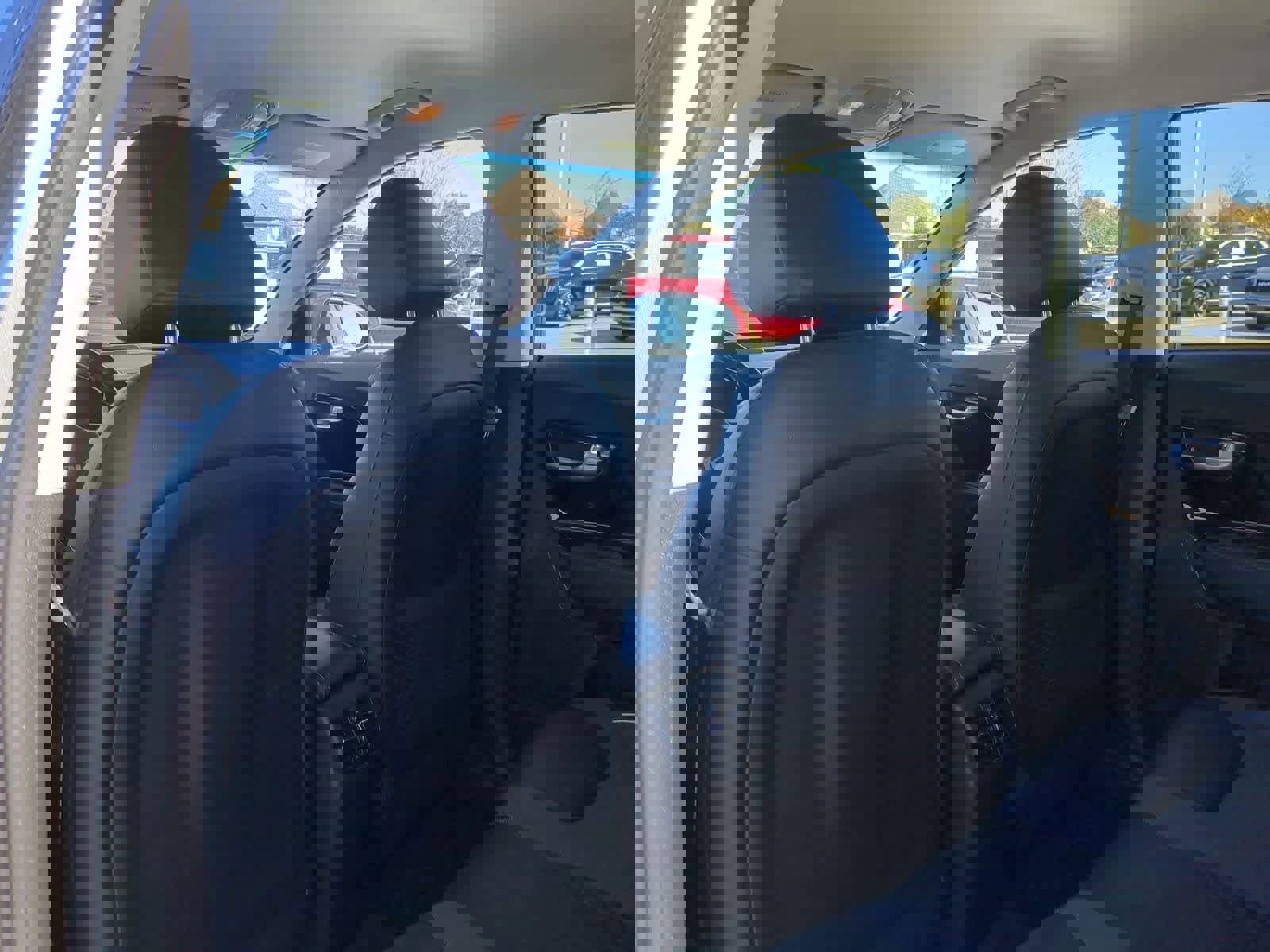 Certified 2022 Kia Niro EX image 18