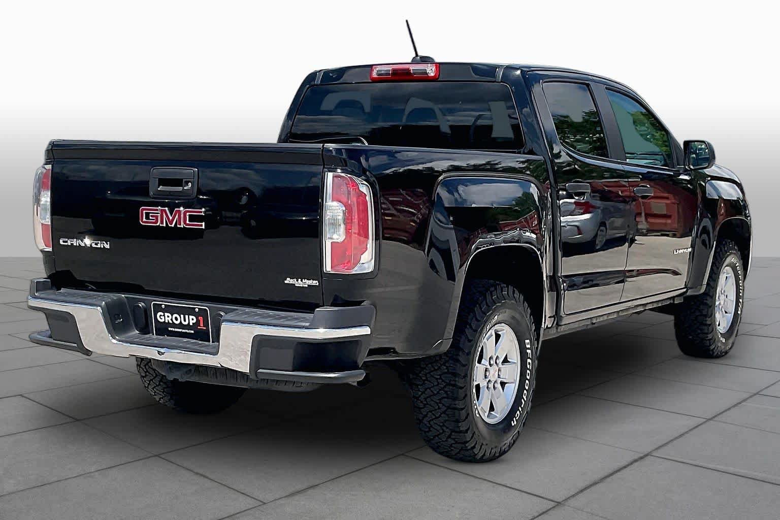 Used 2017 GMC Canyon 2WD Crew Cab w/ Convenience Package image 12
