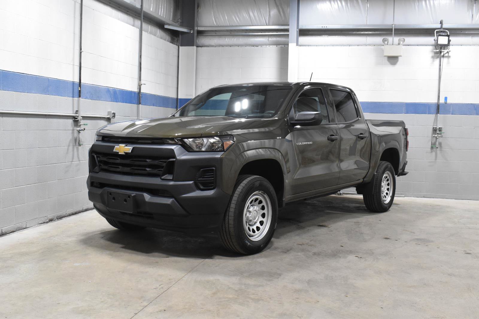Used 2023 Chevrolet Colorado W/T RWD image 4