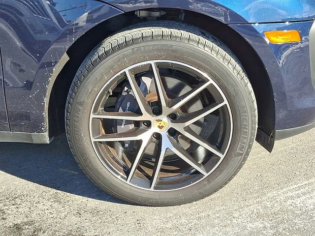 Used 2023 Porsche Macan T image 10