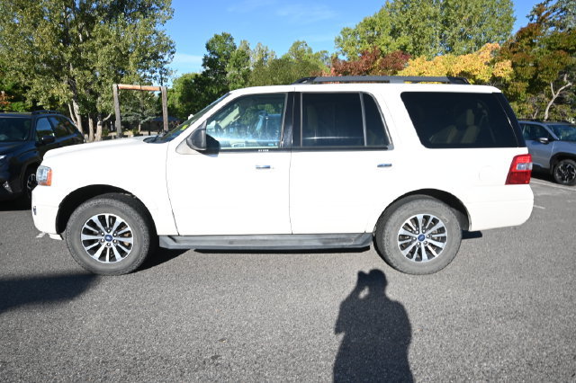 Used 2017 Ford Expedition XLT w/ Equipment Group 202A AWD/4WD image 2