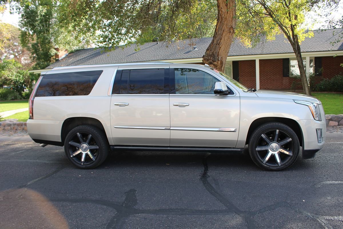Used 2015 Cadillac Escalade ESV Premium image 69