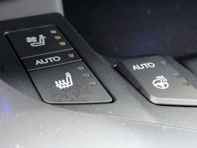 Used 2025 Lexus LX 700h Overtrail AWD/4WD image 23