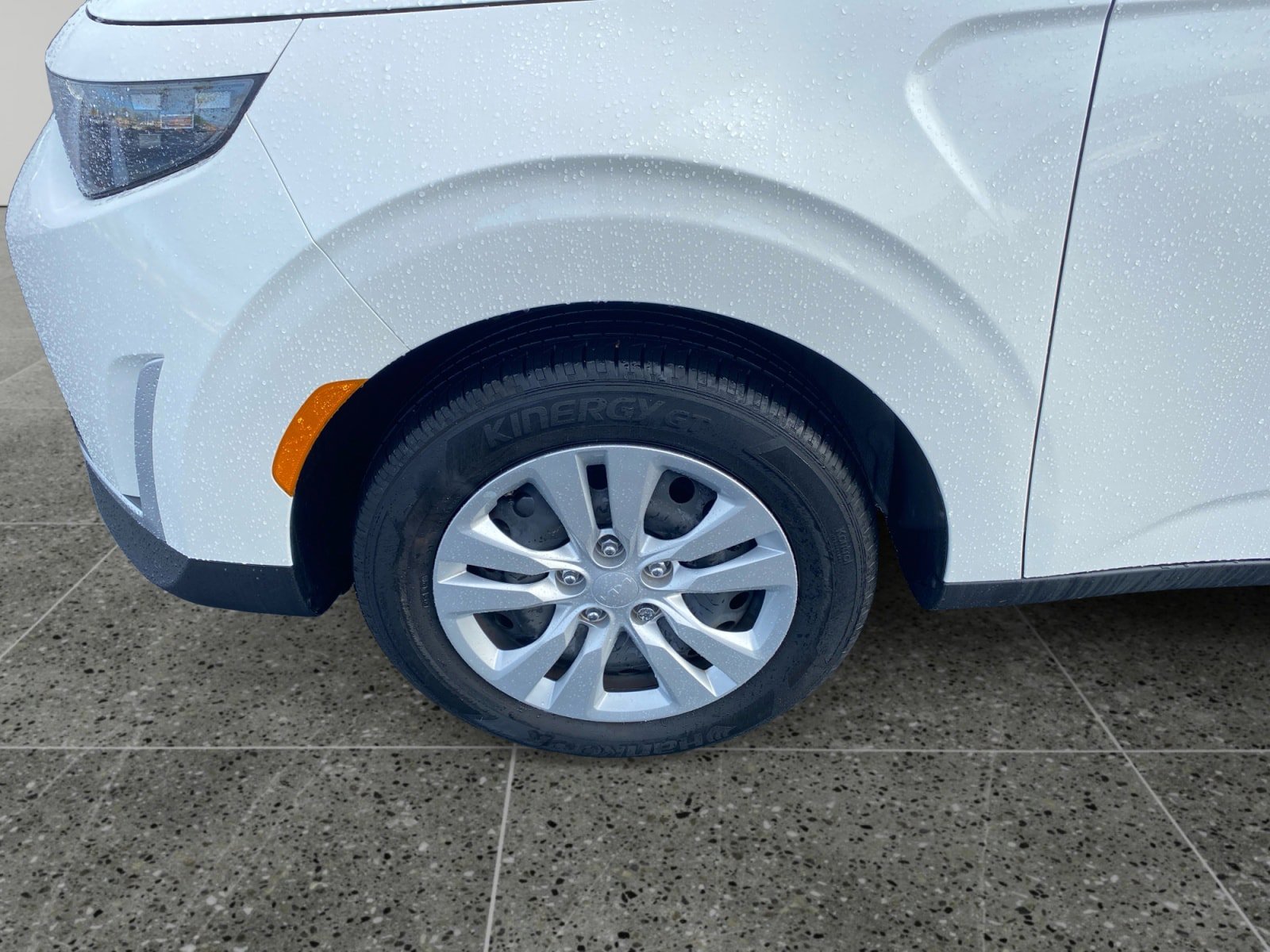 Used 2025 Kia Soul LX FWD image 14