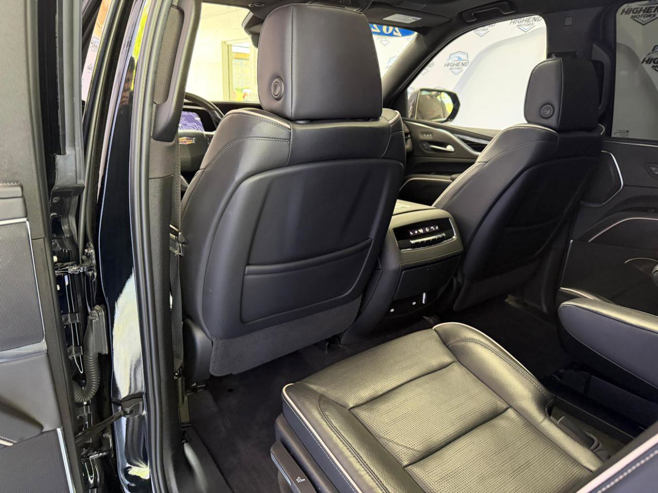 Used 2023 Cadillac Escalade ESV Sport AWD/4WD image 21