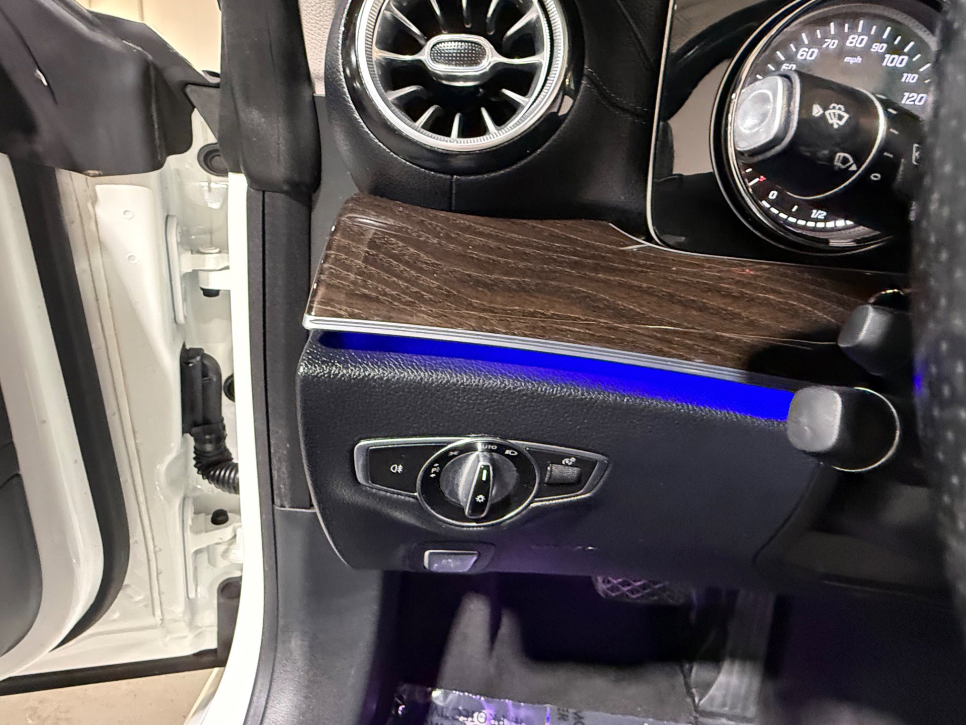 Used 2018 Mercedes-Benz E 400 4MATIC Cabriolet image 42