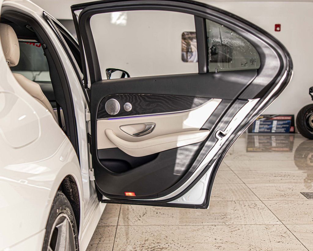 Used 2018 Mercedes-Benz E 400 4MATIC Sedan image 40