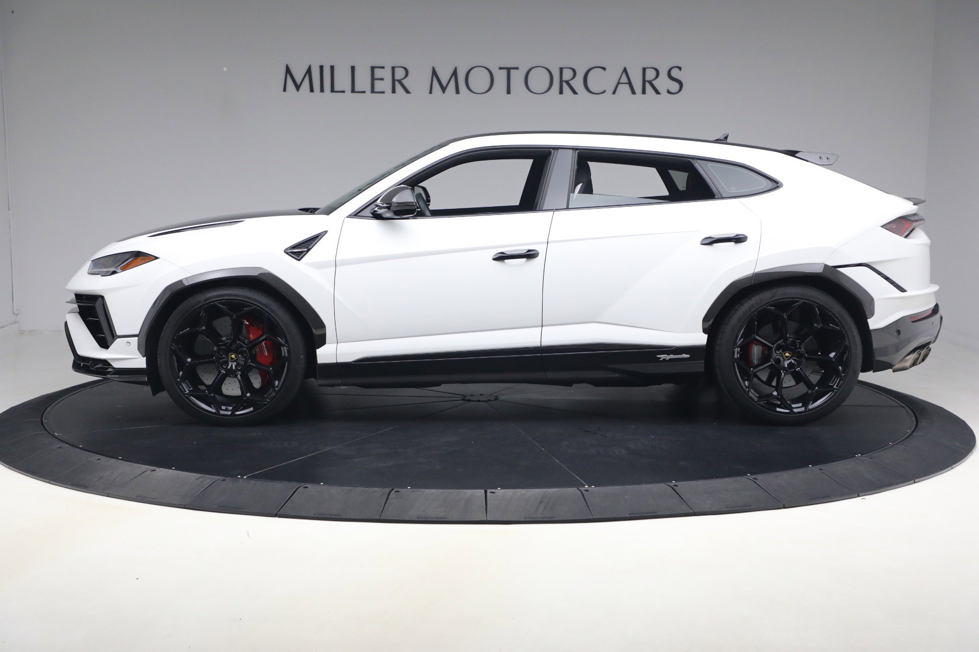Used 2024 Lamborghini Urus Performante image 3