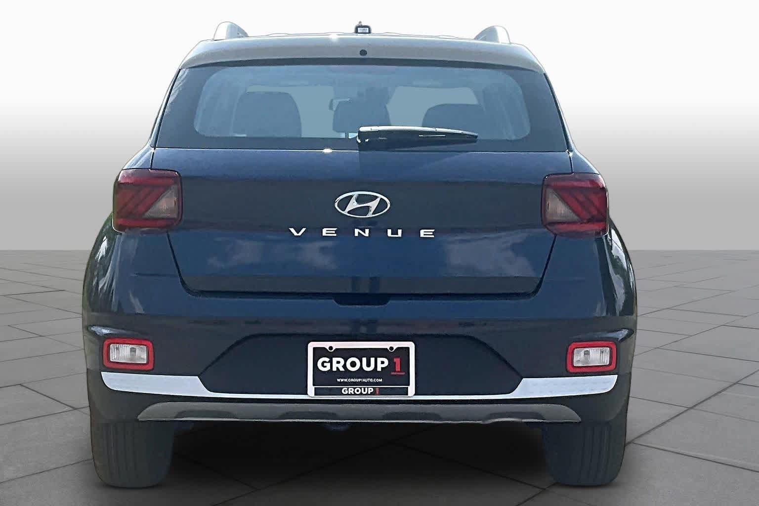 New 2026 Hyundai Venue SEL FWD image 4