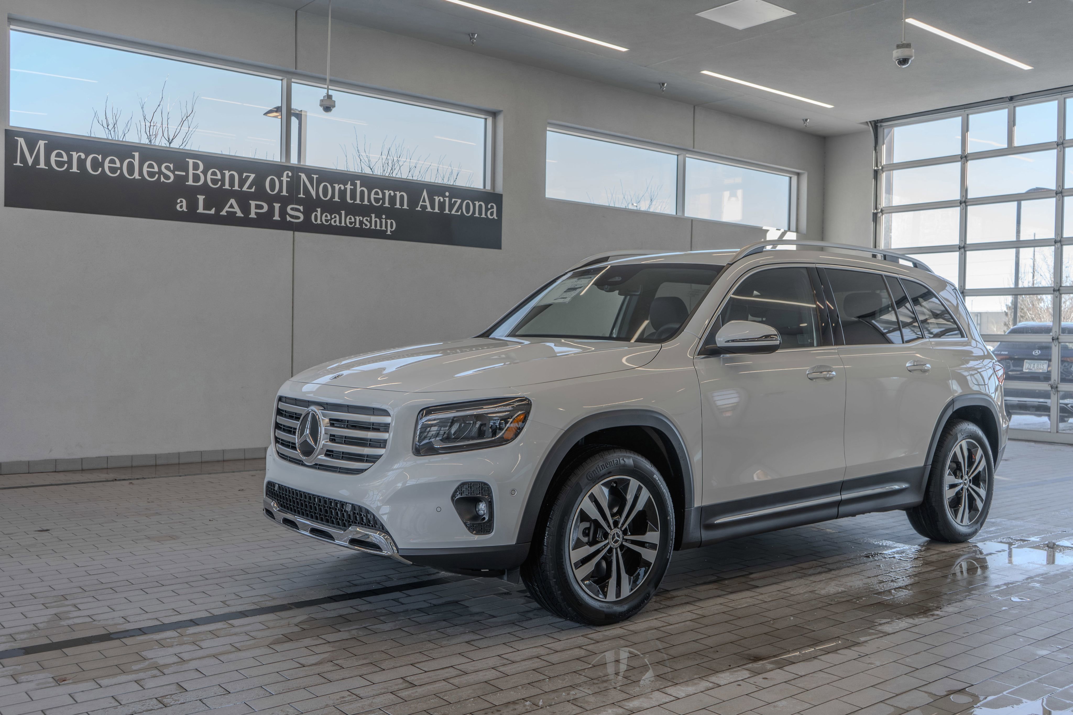 New 2026 Mercedes-Benz GLB 250 4MATIC image 3