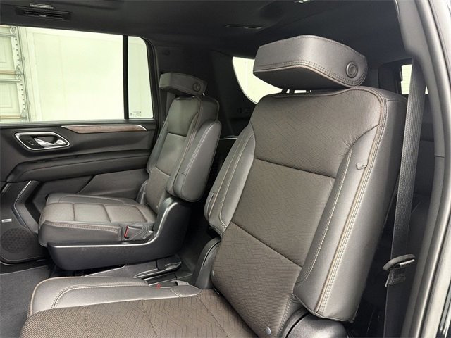 Used 2023 Chevrolet Suburban High Country image 17