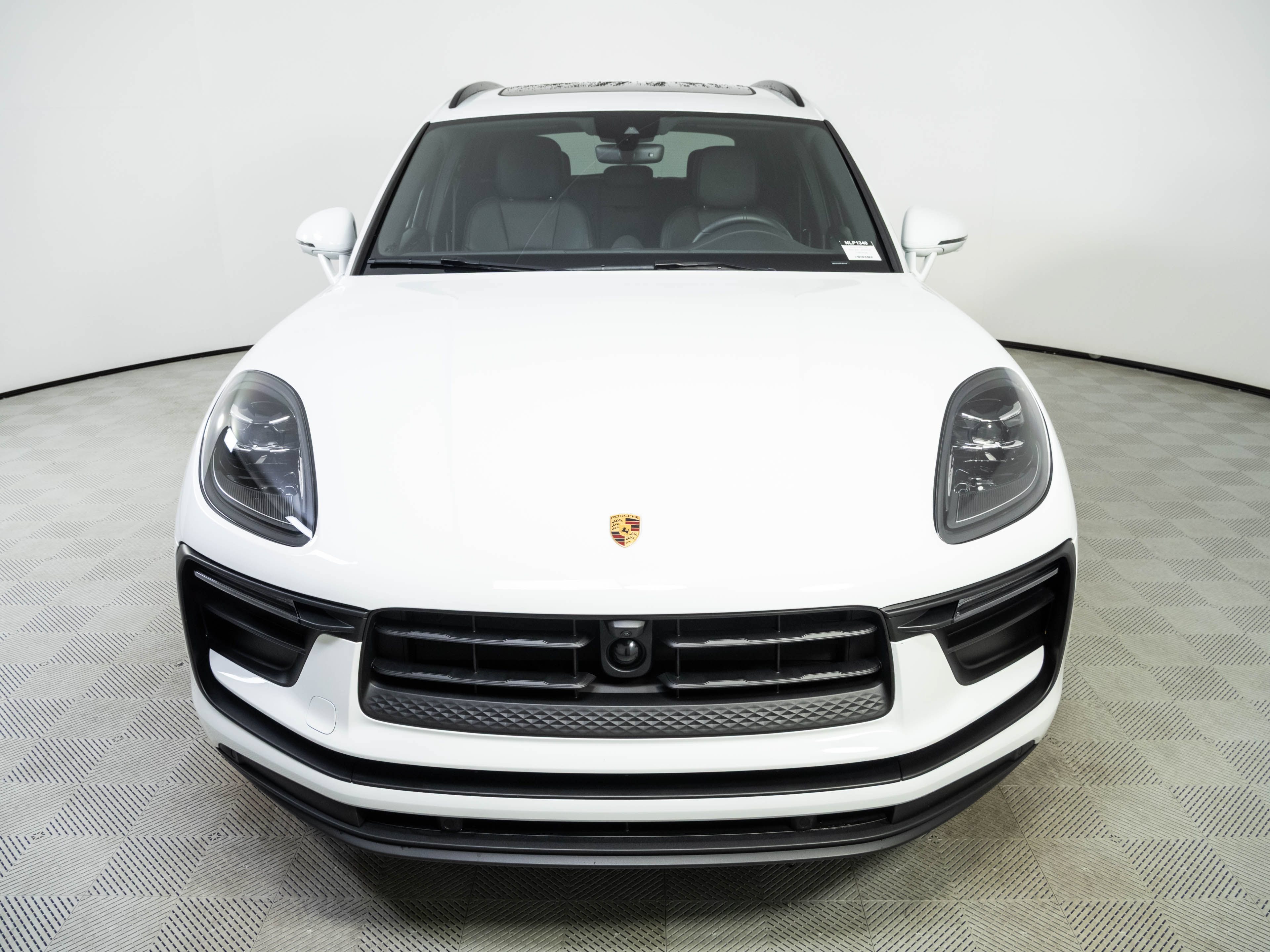 Certified 2026 Porsche Macan AWD/4WD image 36