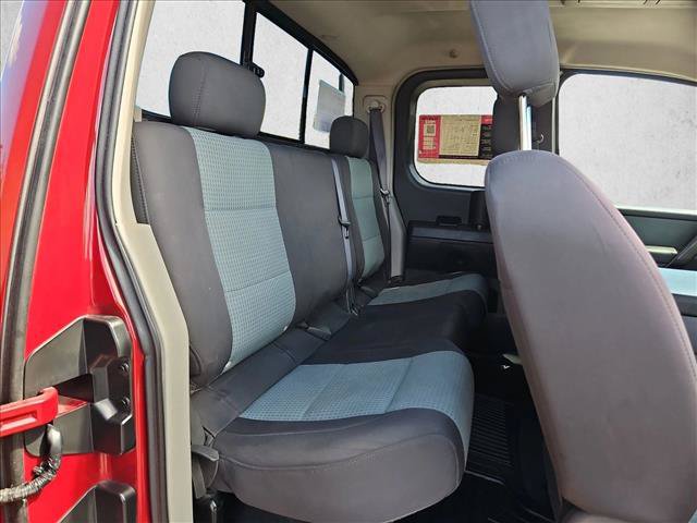 Used 2004 Nissan Titan SE w/ (Pop) Se Popular Pkg W/Bench AWD/4WD image 17