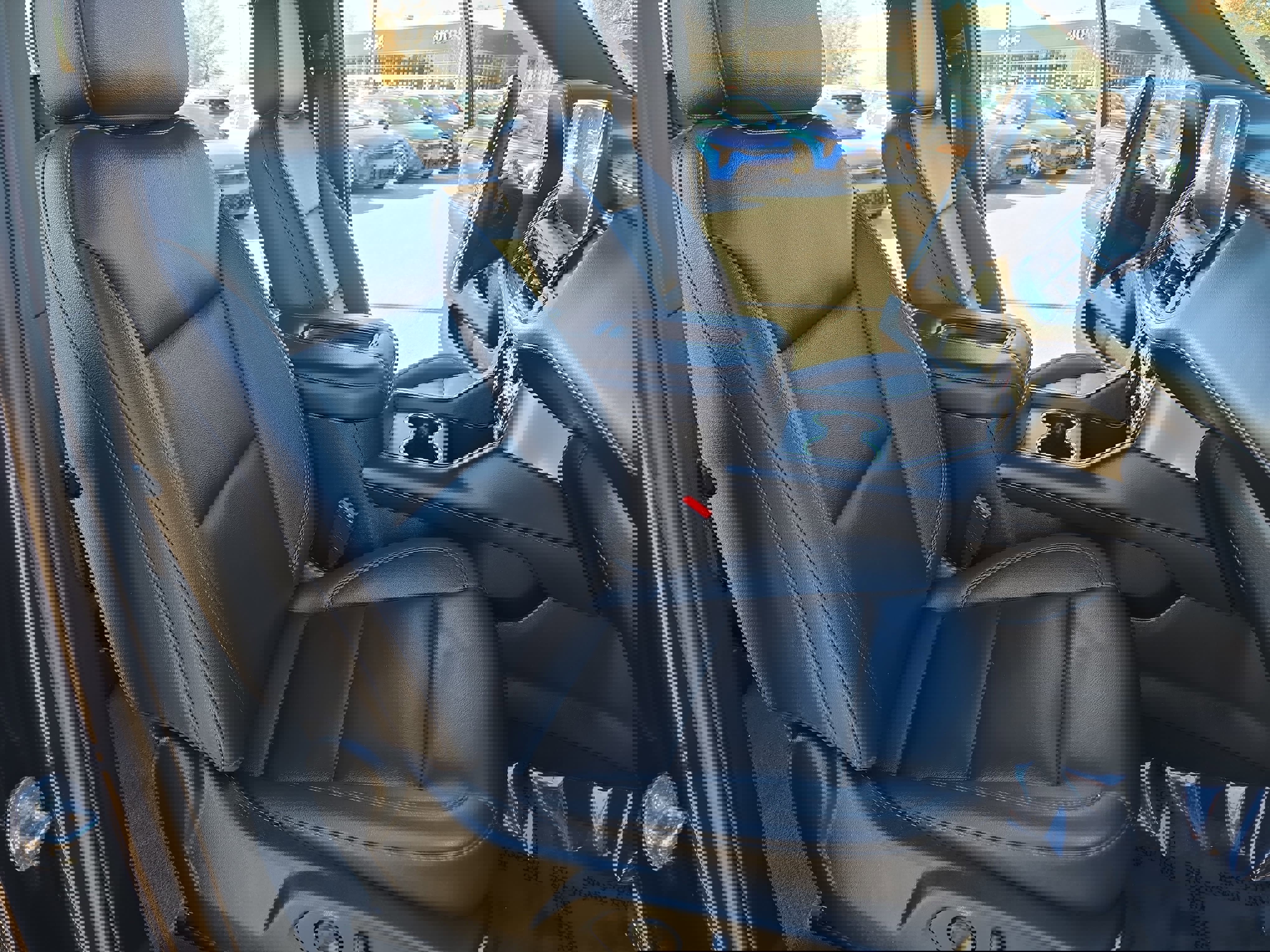 Used 2022 Chevrolet Tahoe Z71 w/ Luxury Package image 10