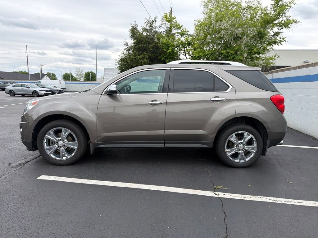 Used 2011 Chevrolet Equinox LTZ FWD image 2