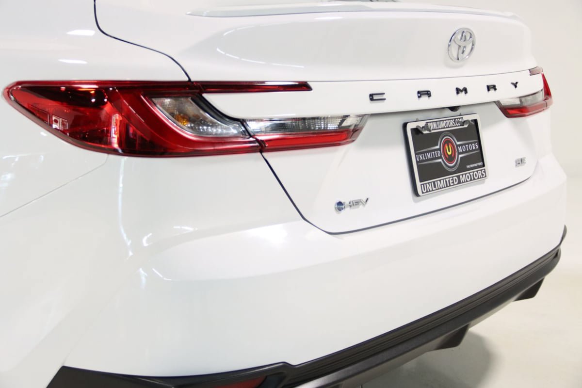Used 2026 Toyota Camry SE FWD image 61