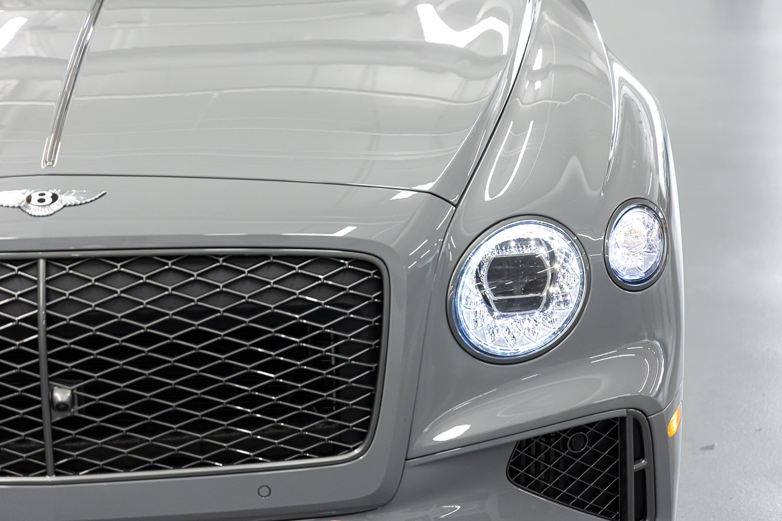 New 2026 Bentley Flying Spur Plug-In Hybrid AWD/4WD image 8