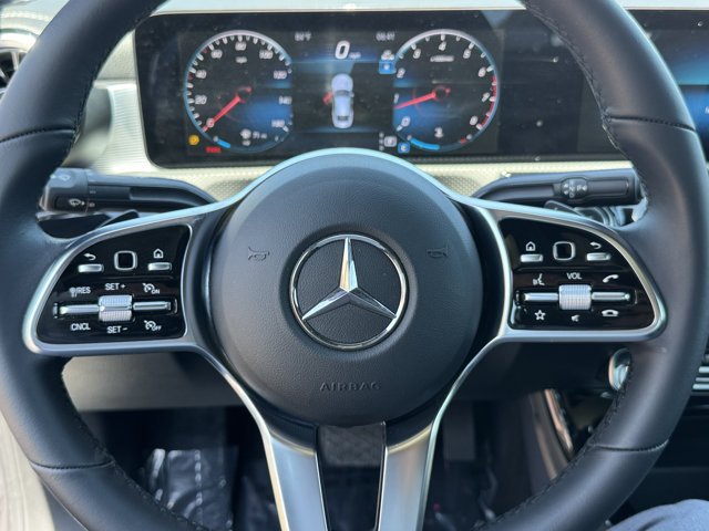 Used 2023 Mercedes-Benz CLA 250 image 24