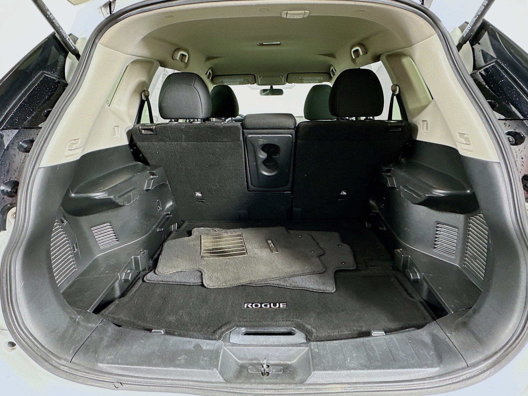 Used 2017 Nissan Rogue SV image 29