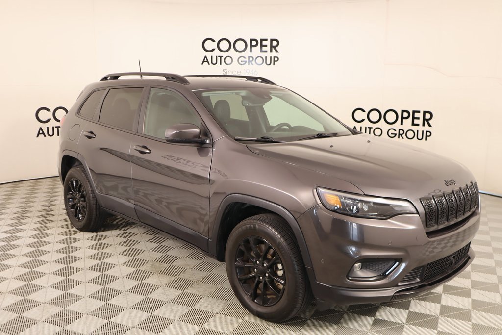 Used 2023 Jeep Cherokee Altitude Lux